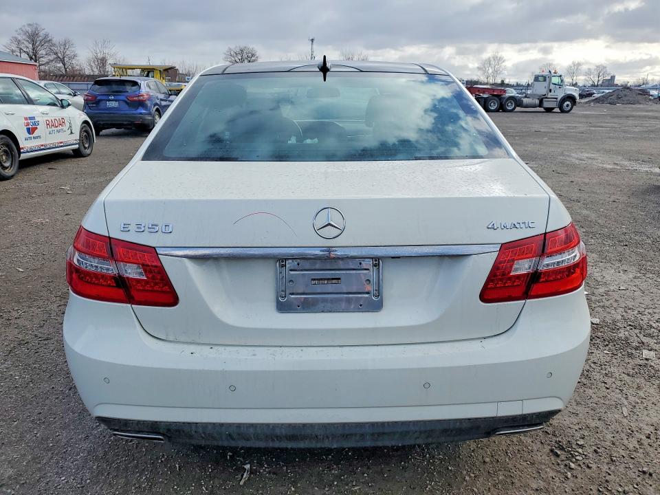 2010 Mercedes-benz E მანქანა იყიდება აუქციონზე, vin: WDDHF8HBXAA152519, აუქციონის ნომერი: 45827946