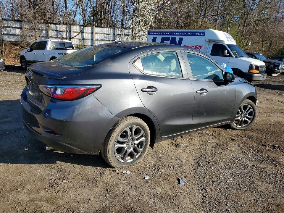 79717175 :رقم المزاد ، 3MYDLBYV4KY512472 vin ، 2019 Toyota Yaris مزاد بيع