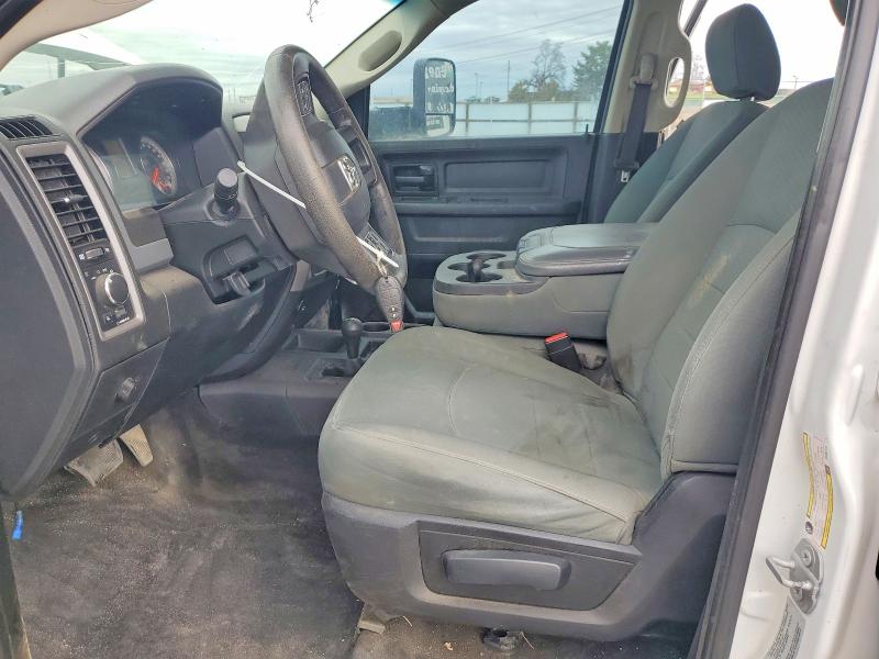 47469876 :رقم المزاد ، 3C6UR5HLXHG663173 vin ، 2017 Ram 2500 مزاد بيع