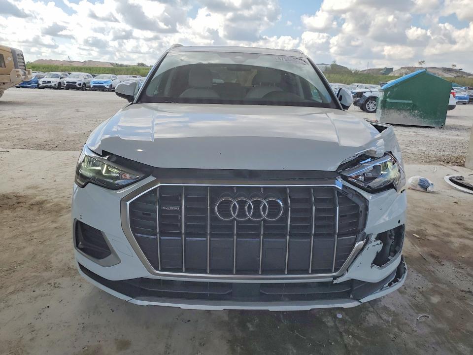 47585856 :رقم المزاد ، WA1AECF35L1101861 vin ، 2020 Audi Q3 مزاد بيع
