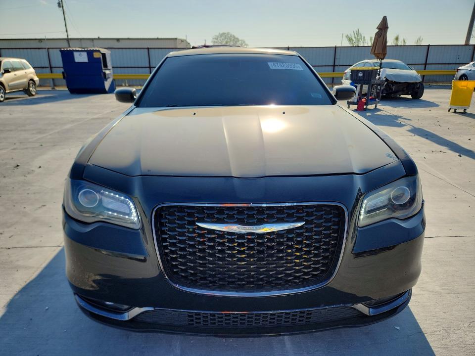 2016 Chrysler 300 მანქანა იყიდება აუქციონზე, vin: 2C3CCABG7GH230357, აუქციონის ნომერი: 47423996