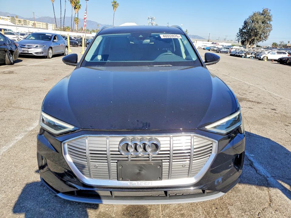 Продаж на аукціоні авто 2019 Audi E-tron, vin: WA1LAAGE4KB024692, номер лоту: 46933976