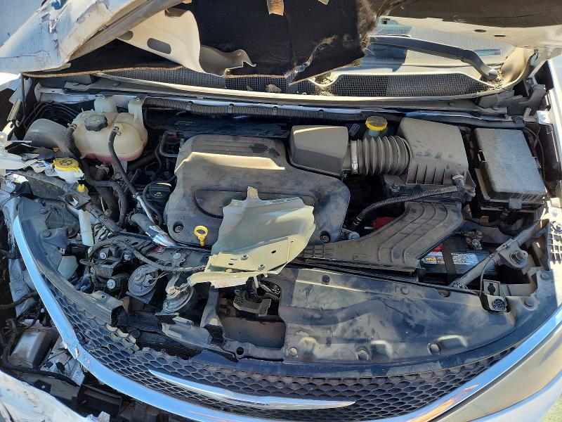 46505856 :رقم المزاد ، 2C4RC1CG2HR553621 vin ، 2017 Chrysler Pacifica مزاد بيع