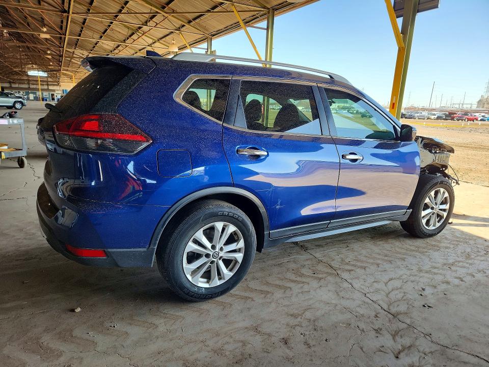 45668206 :رقم المزاد ، 5N1AT2MT8JC852247 vin ، 2018 Nissan Rogue مزاد بيع