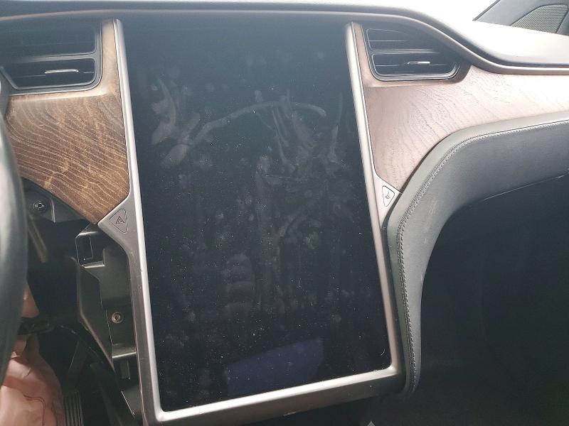 79493865 :رقم المزاد ، 5YJXCBE24LF301582 vin ، 2020 Tesla Model X مزاد بيع