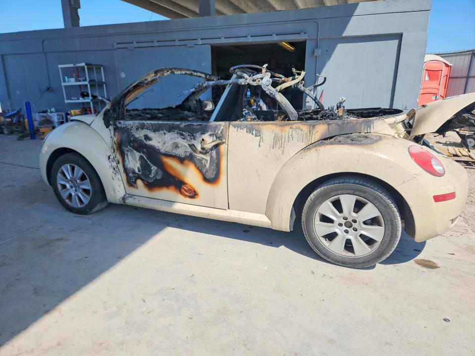 2010 Volkswagen New Beetle მანქანა იყიდება აუქციონზე, vin: 3VWRW3AL3AM003275, აუქციონის ნომერი: 47161146