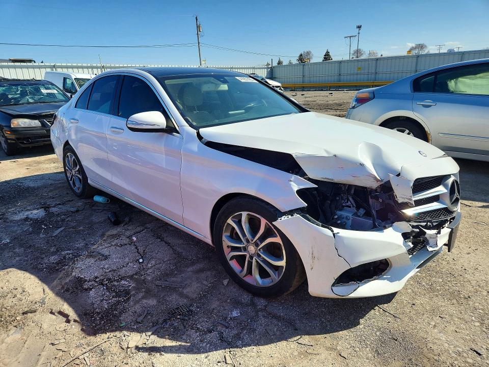 41951426 :رقم المزاد ، 55SWF4KB1FU052762 vin ، 2015 Mercedes Benz C مزاد بيع