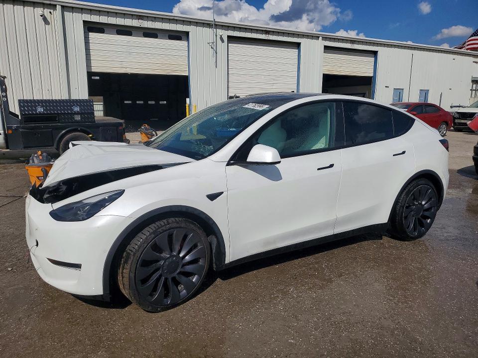 Auction sale of the 2021 Tesla Model Y, vin: 5YJYGDEF3MF246163, lot number: 41762996