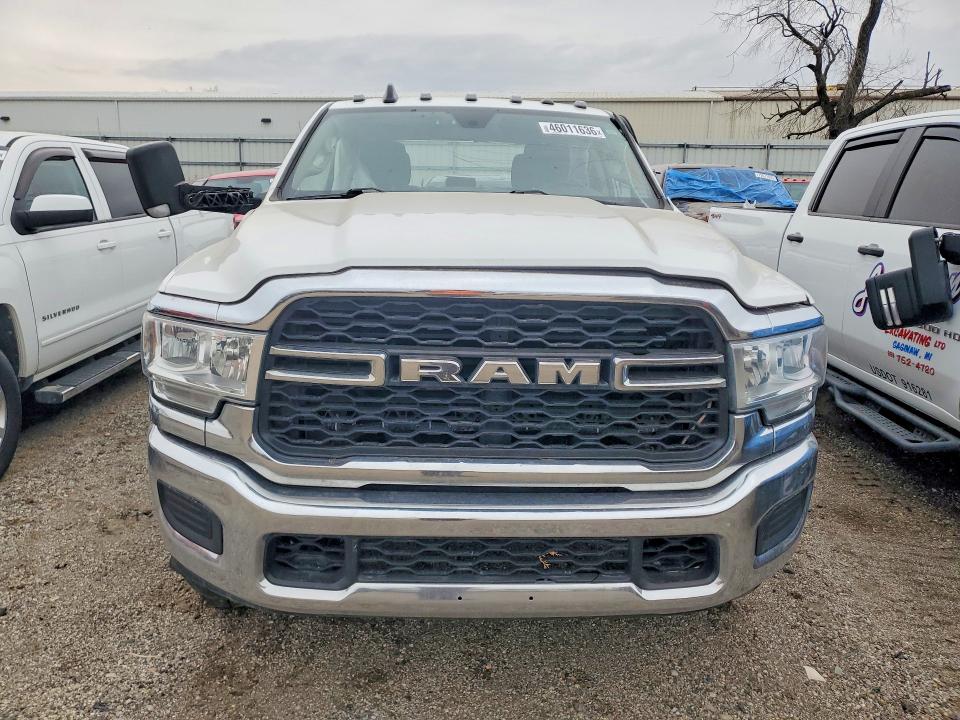 46011636 :رقم المزاد ، 3C6UR5CJ0KG675569 vin ، 2019 Ram 2500 مزاد بيع