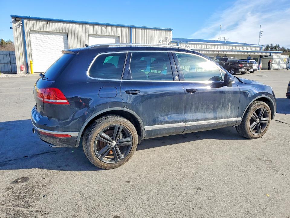 Продажа на аукционе авто 2017 Volkswagen Touareg, vin: WVGRF7BP9HD003651, номер лота: 46289906