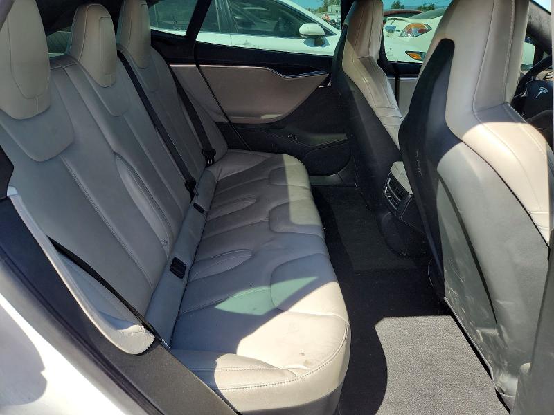 47630026 :رقم المزاد ، 5YJSA1E20GF141006 vin ، 2016 Tesla Model S مزاد بيع