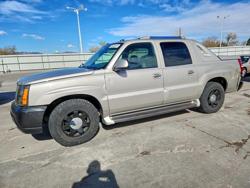 2004 Cadillac Escalade მანქანა იყიდება აუქციონზე, vin: 3GYEK62N04G131887, აუქციონის ნომერი: 45445976