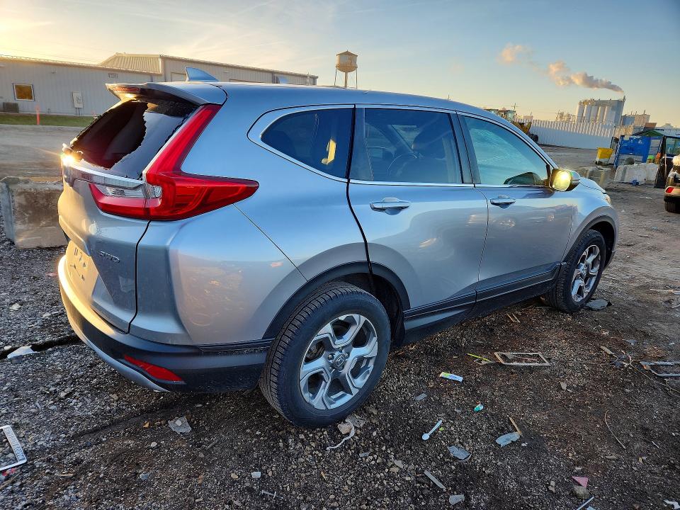 46819926 :رقم المزاد ، 2HKRW2H89JH690332 vin ، 2018 Honda Cr-v مزاد بيع
