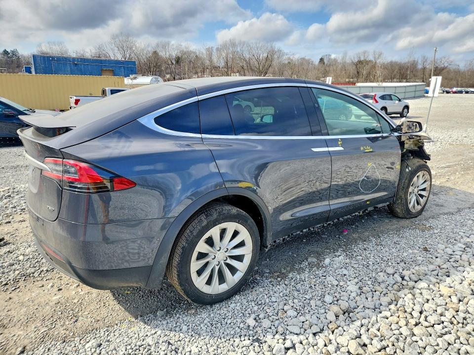 Продаж на аукціоні авто 2018 Tesla Model X, vin: 5YJXCDE24JF115663, номер лоту: 79979225