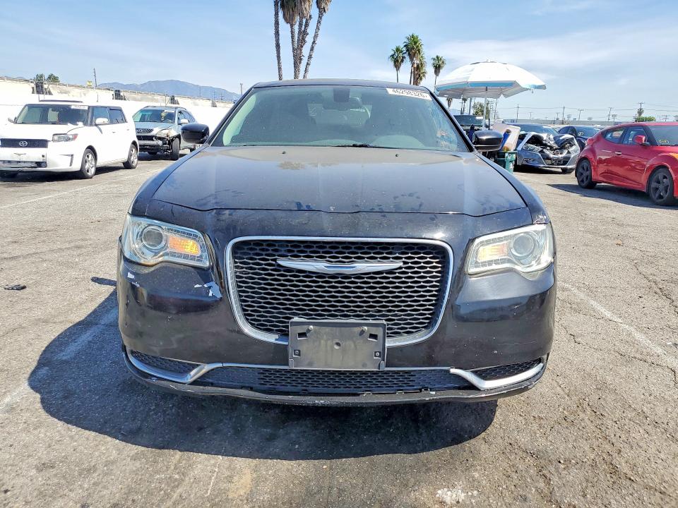Продажа на аукционе авто 2015 Chrysler 300, vin: 2C3CCAAG0FH785960, номер лота: 46298326