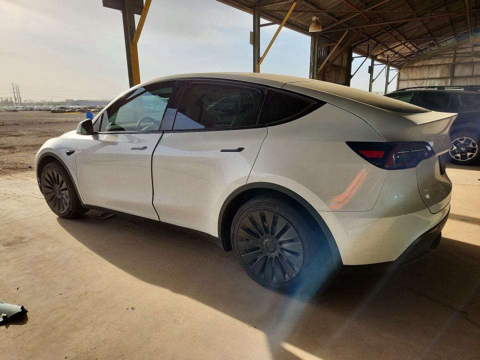 2024 Tesla Model Y მანქანა იყიდება აუქციონზე, vin: 7SAYGAEE7RF046578, აუქციონის ნომერი: 46896086
