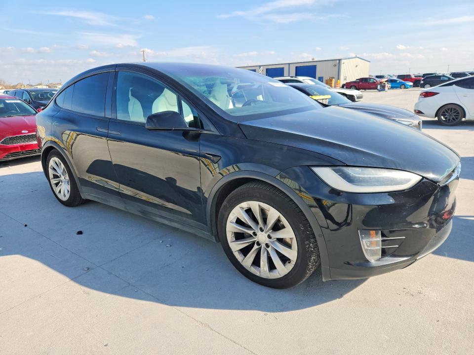 Продаж на аукціоні авто 2017 Tesla Model X, vin: 5YJXCBE2XHF055645, номер лоту: 41985536
