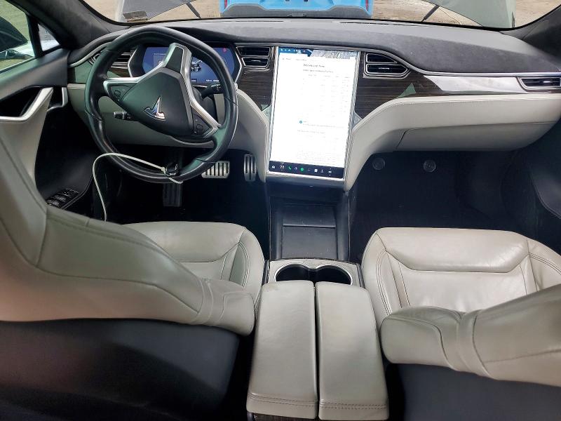 2015 Tesla Model S მანქანა იყიდება აუქციონზე, vin: 5YJSA1E43FF118352, აუქციონის ნომერი: 41742736
