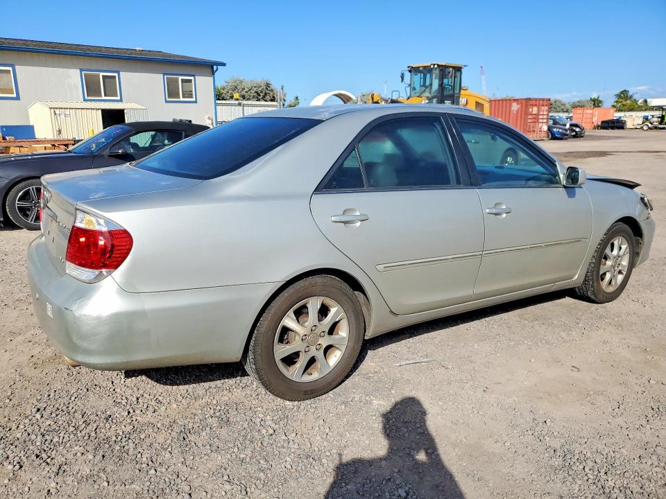 48004366 :رقم المزاد ، 4T1BF30K46U118785 vin ، 2006 Toyota Camry مزاد بيع