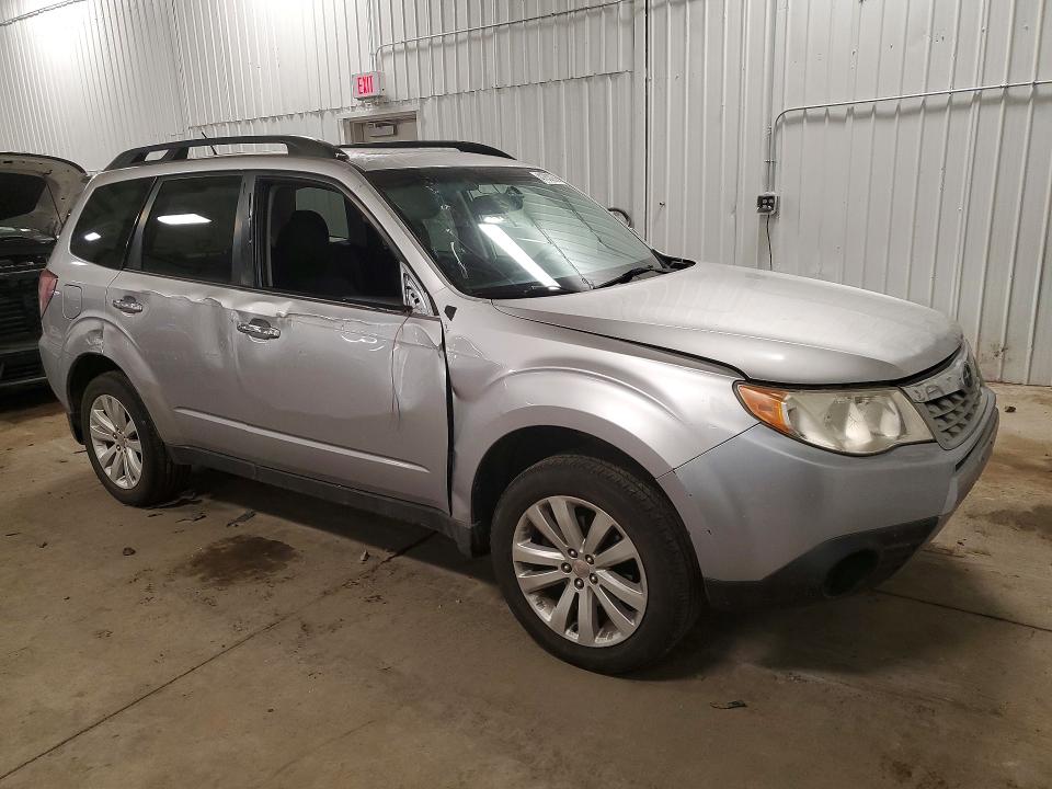 41830256 :رقم المزاد ، JF2SHBDC2CH417757 vin ، 2012 Subaru Forester مزاد بيع