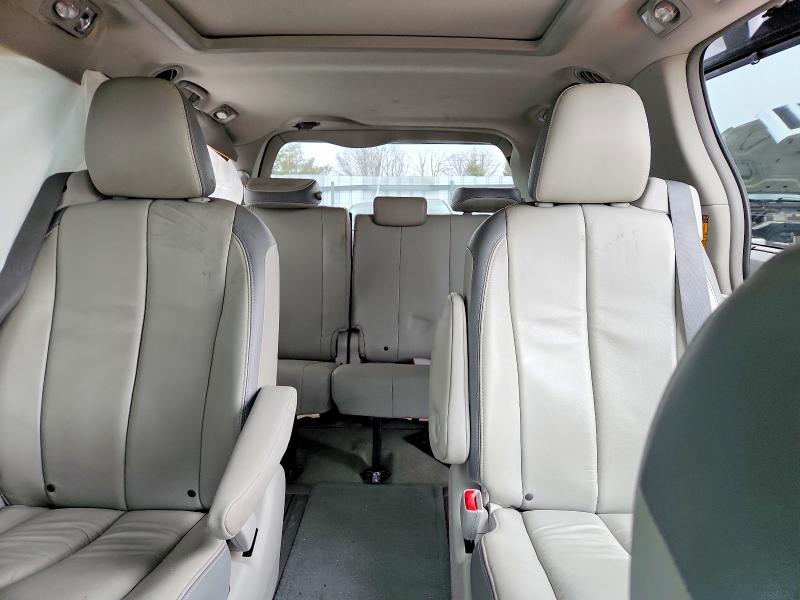 79727655 :رقم المزاد ، 5TDDK3DCXES072118 vin ، 2014 Toyota Sienna مزاد بيع