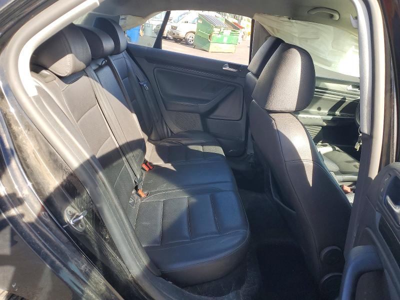 2010 Volkswagen Jetta მანქანა იყიდება აუქციონზე, vin: 3VWAL7AJ6AM017585, აუქციონის ნომერი: 48277606