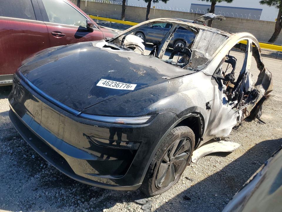 46236776 :رقم المزاد ، 7SAYGDEDXTF522340 vin ، 2026 Tesla Model Y مزاد بيع