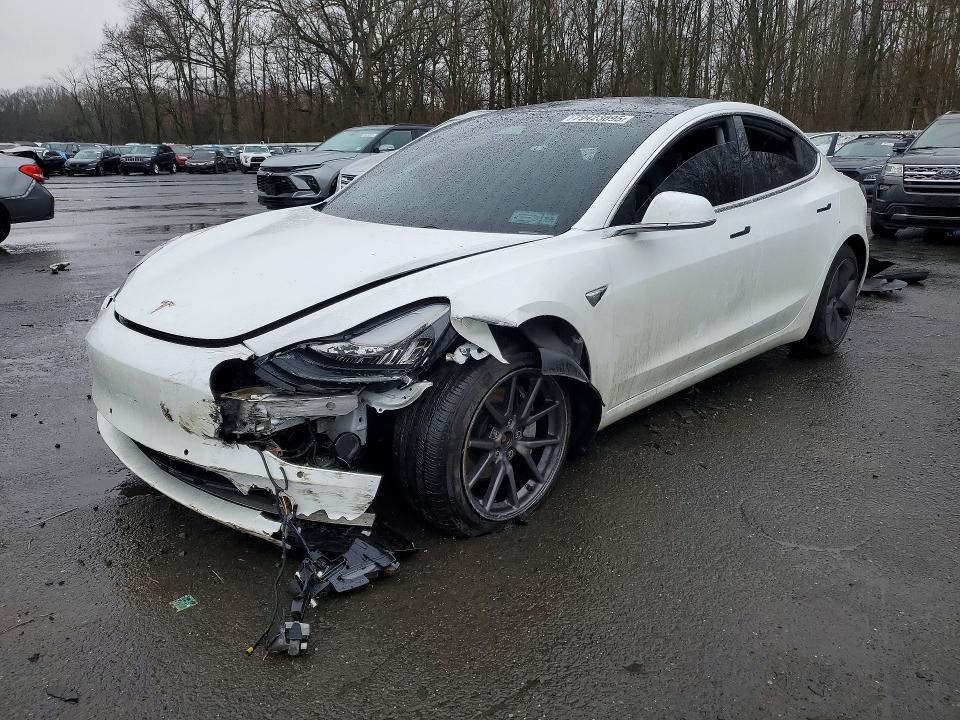 Продажа на аукционе авто 2019 Tesla Model 3, vin: 5YJ3E1EBXKF388261, номер лота: 79423695