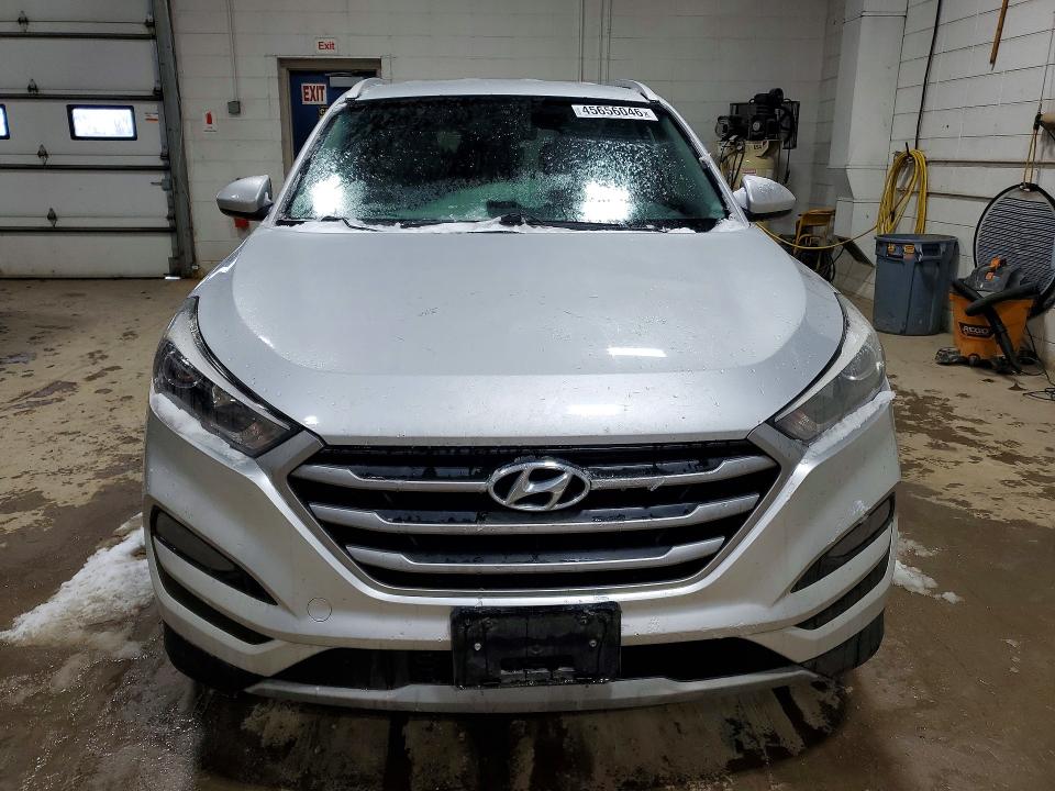 45656046 :رقم المزاد ، KM8J33A42JU693237 vin ، 2018 Hyundai Tucson مزاد بيع