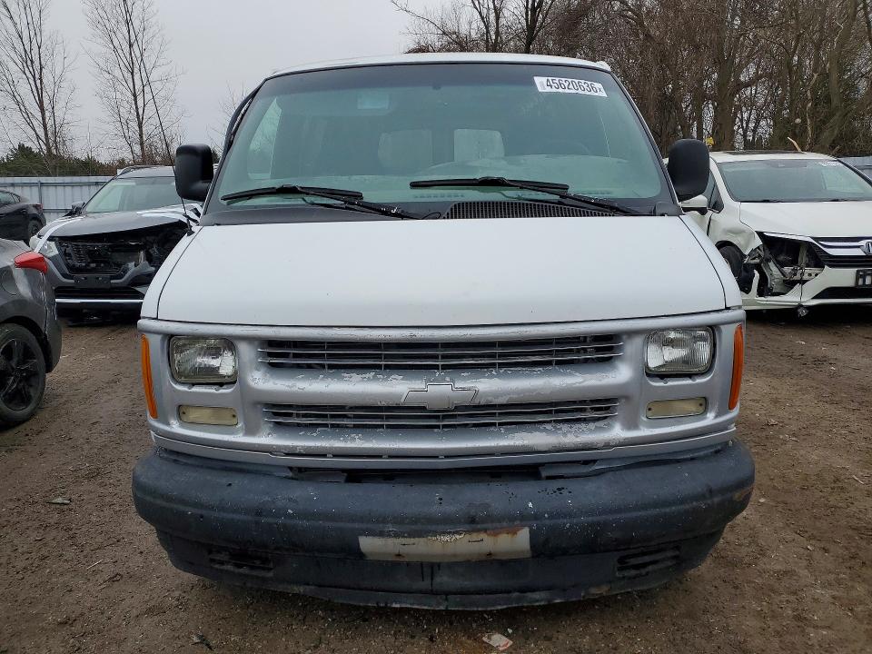 45620636 :رقم المزاد ، 1GCFG25MX11157379 vin ، 2001 Chev Express G2500 مزاد بيع