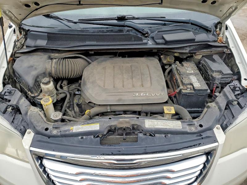 45756346 :رقم المزاد ، 2A4RR6DG1BR667329 vin ، 2011 Chrysler Town & Country مزاد بيع