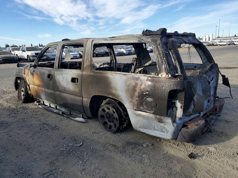 47111606 :رقم المزاد ، 3GNFK16Z05G156310 vin ، 2005 Chevrolet Suburban مزاد بيع