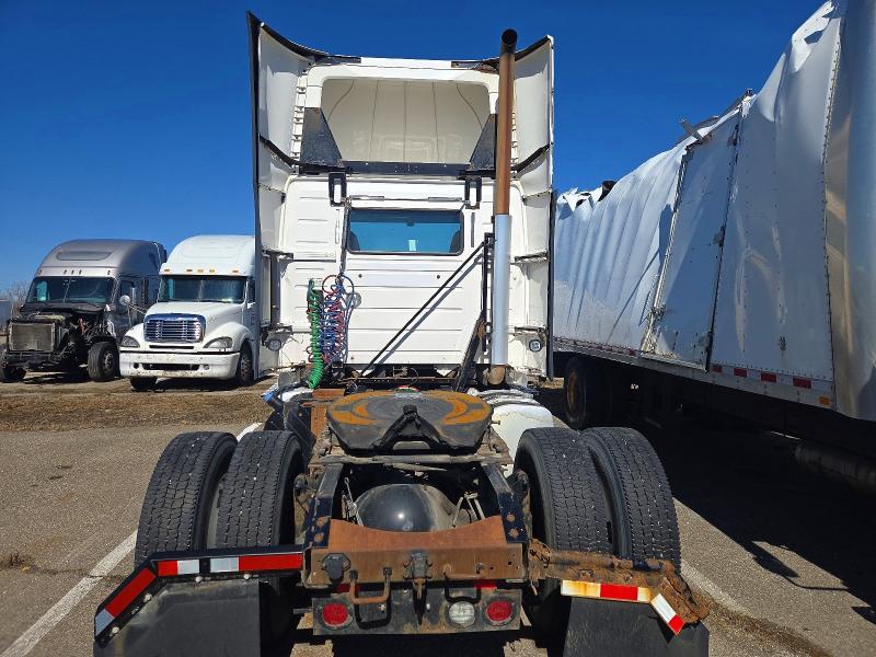 Продаж на аукціоні авто 2016 Volvo Vnl, vin: 4V4N39TGXGN965668, номер лоту: 77495805