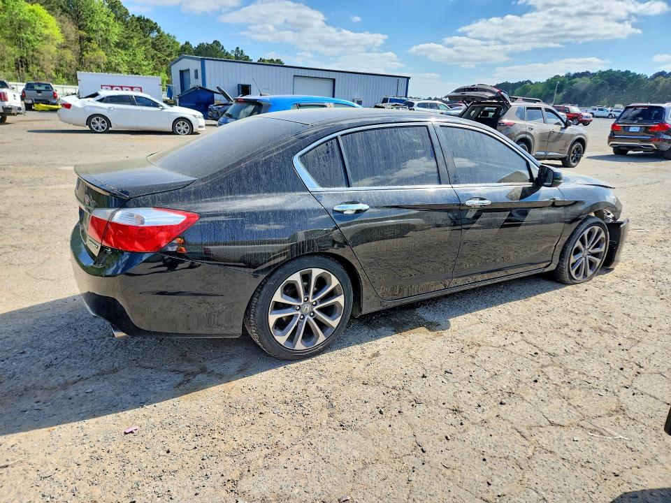 47327776 :رقم المزاد ، 1HGCR2F56FA258352 vin ، 2015 Honda Accord مزاد بيع