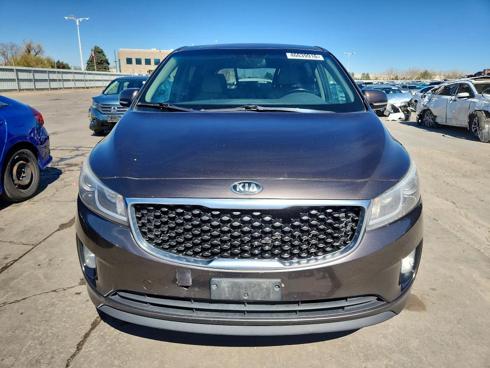 46639916 :رقم المزاد ، KNDMC5C15F6028392 vin ، 2015 Kia Sedona مزاد بيع