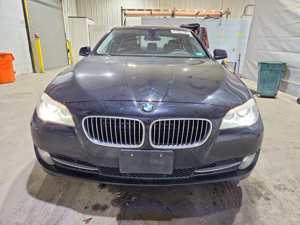 2011 Bmw 5 Series მანქანა იყიდება აუქციონზე, vin: WBAFU7C58BC876733, აუქციონის ნომერი: 47001126