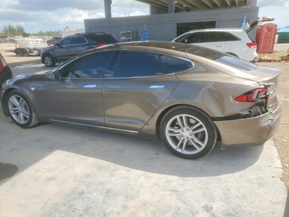 45991636 :رقم المزاد ، 5YJSA1E20GF131415 vin ، 2016 Tesla Model S مزاد بيع