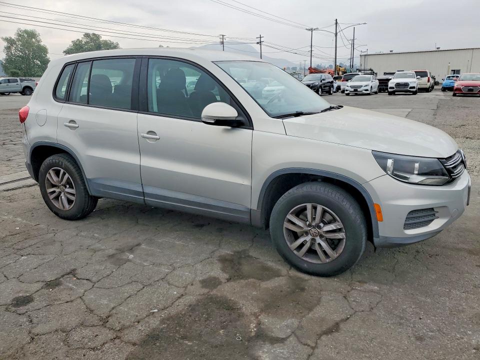 2013 Volkswagen Tiguan მანქანა იყიდება აუქციონზე, vin: WVGAV3AX6DW609692, აუქციონის ნომერი: 48103266