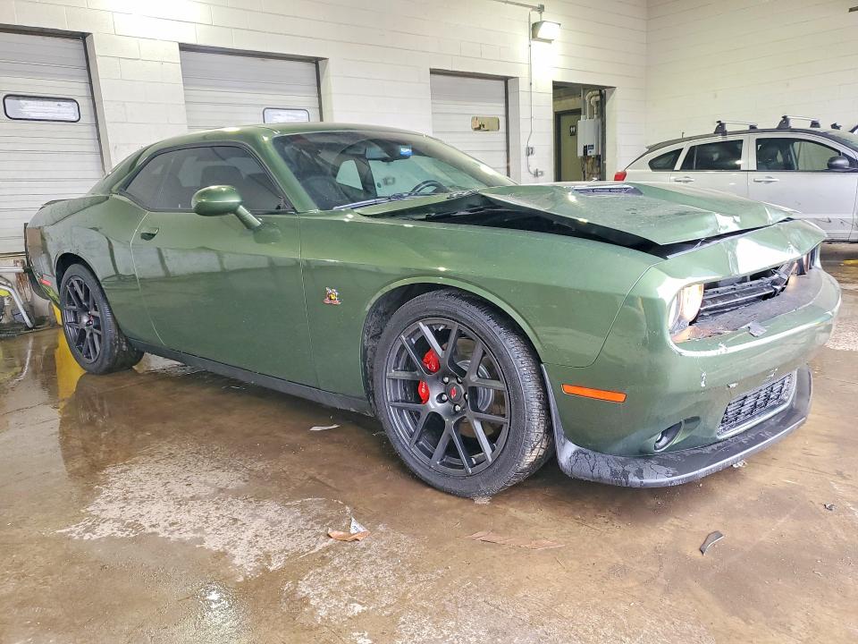 45451376 :رقم المزاد ، 2C3CDZFJ2JH334604 vin ، 2018 Dodge Challenger مزاد بيع