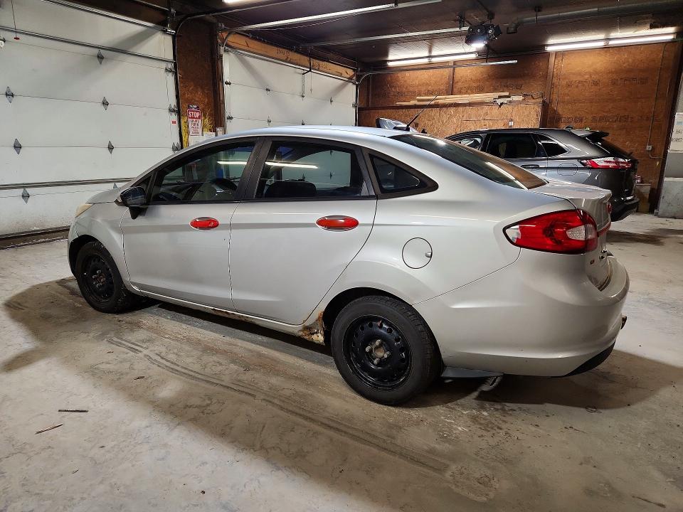 2013 Ford Fiesta მანქანა იყიდება აუქციონზე, vin: 3FADP4BJ8DM207383, აუქციონის ნომერი: 47724526