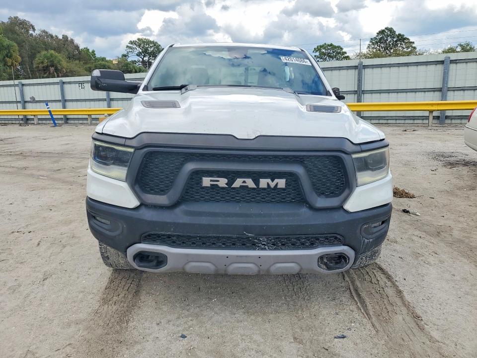 42014086 :رقم المزاد ، 1C6RRELT5LN303516 vin ، 2020 Ram 1500 مزاد بيع