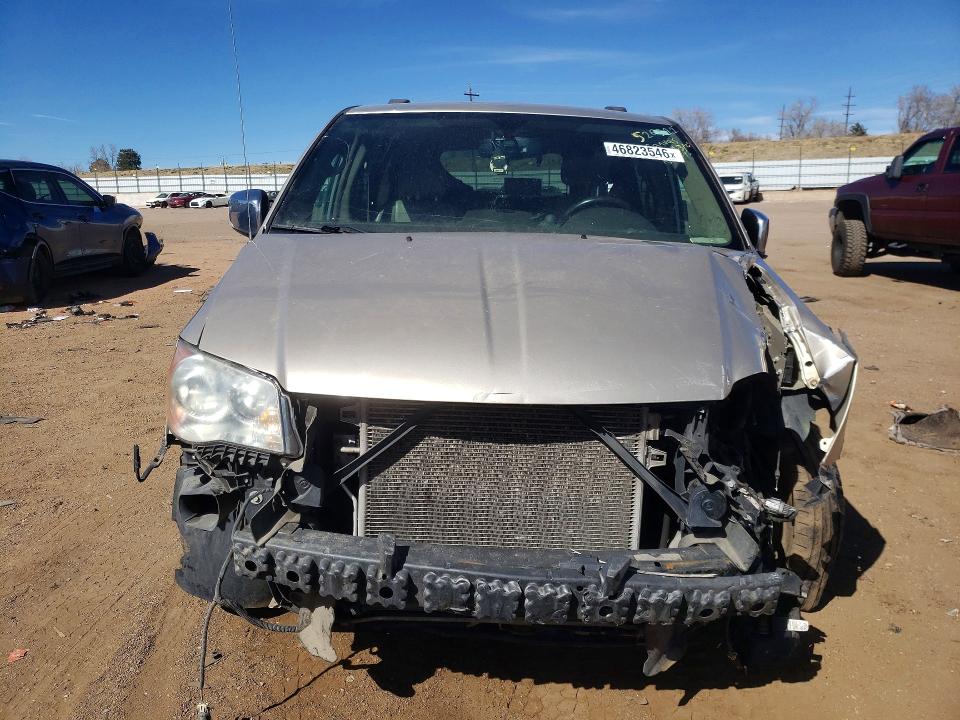 2015 Chrysler Town & Country მანქანა იყიდება აუქციონზე, vin: 2C4RC1CG7FR526511, აუქციონის ნომერი: 46823546