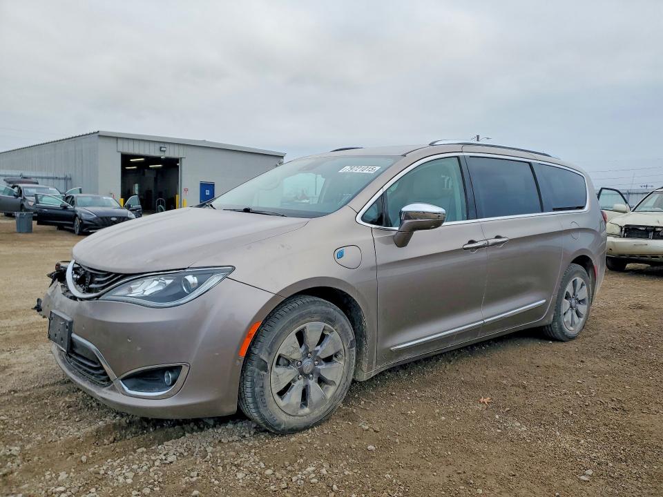 Продаж на аукціоні авто 2018 Chrysler Pacifica, vin: 2C4RC1N71JR133402, номер лоту: 79721015