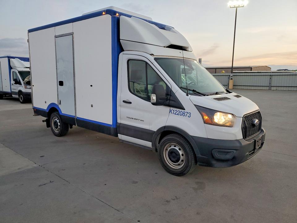 46996086 :رقم المزاد ، 1FDBW5Z81NKA39605 vin ، 2022 Ford Transit مزاد بيع