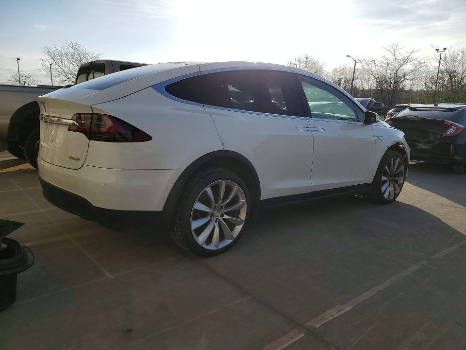 Aukcja sprzedaży 2016 Tesla Model X, vin: 5YJXCAE44GF001042, numer aukcji: 79992175