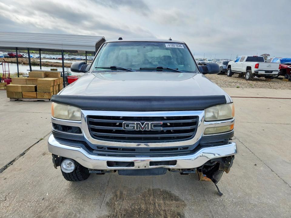 Продажа на аукционе авто 2005 Gmc Sierra, vin: 1GTHC23205F915731, номер лота: 41921036