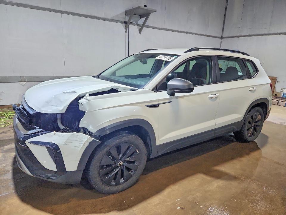 46319186 :رقم المزاد ، 3VVAX7B25NM077959 vin ، 2022 Volkswagen Taos مزاد بيع