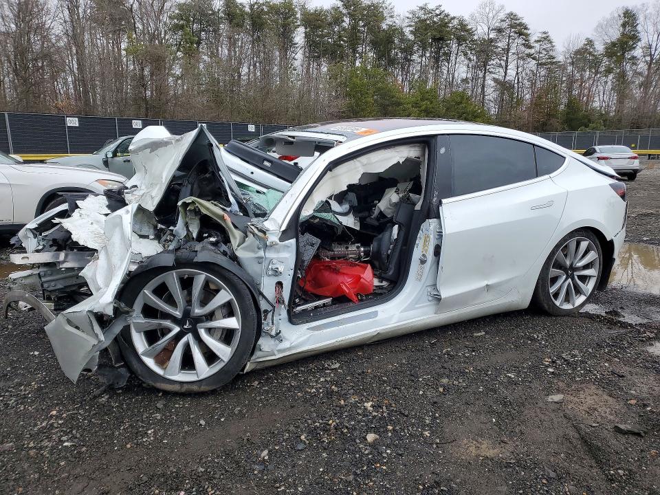 Продажа на аукционе авто 2018 Tesla Model 3, vin: 5YJ3E1EA4JF155935, номер лота: 41960746