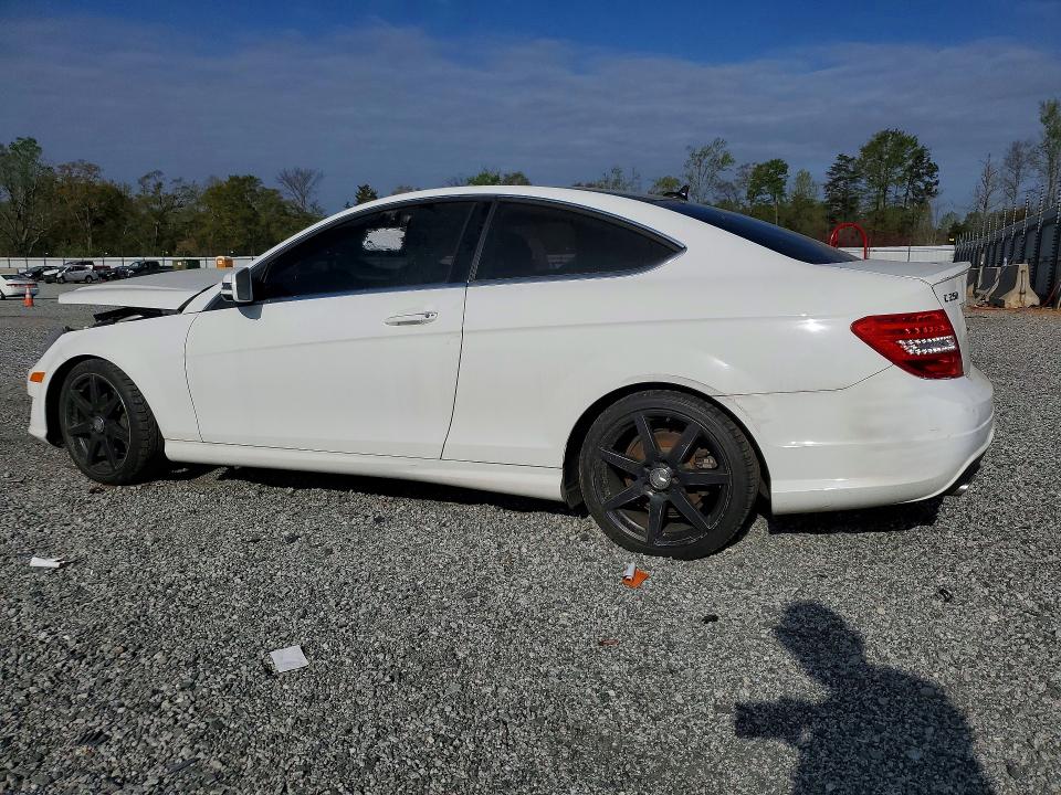 Продажа на аукционе авто 2015 Mercedes-benz C, vin: WDDGJ4HB3FG360121, номер лота: 47985206