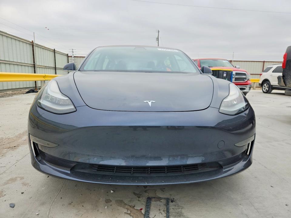 47547336 :رقم المزاد ، 5YJ3E1EA7JF033554 vin ، 2018 Tesla Model 3 مزاد بيع